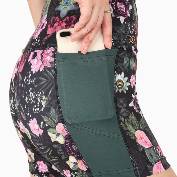 Blackmilk Biologica HW Athletic Shorts XS - Picture 1 of 9